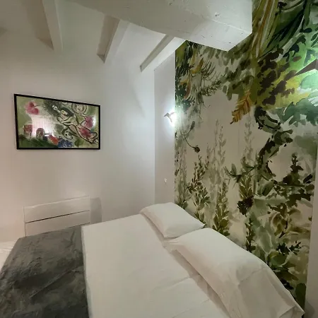 La Petite Terrasse Pres Des Arenes Holiday home