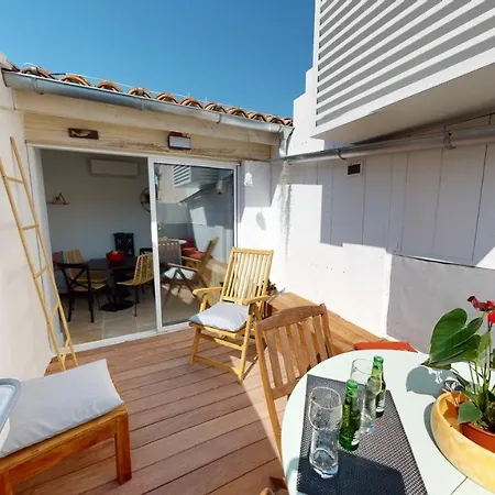 Holiday home La Petite Terrasse Pres Des Arenes *